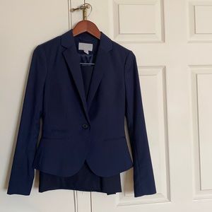 H&M women’s navy blue blazer and pencil skirt.